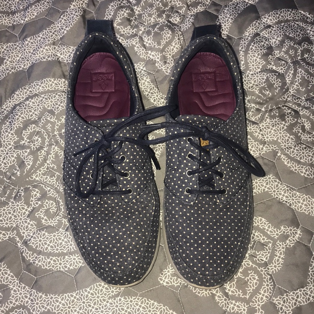 Reef shoes